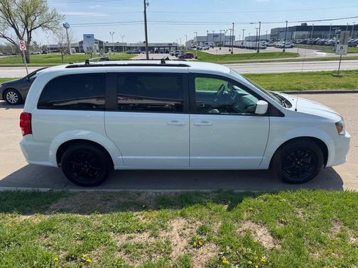 White Knuckle Clearcoat 2019 Dodge Grand Caravan GT