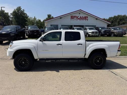 Super White 2014 Toyota Tacoma Base
