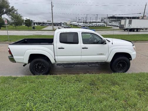 Super White 2014 Toyota Tacoma Base