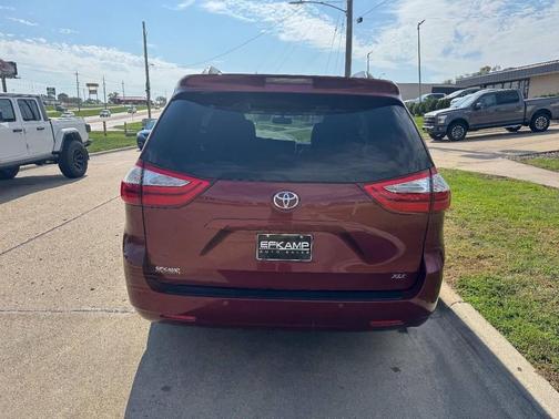 2015 Toyota Sienna XLE