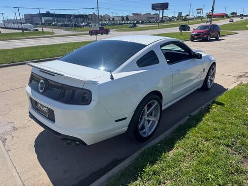 Oxford White 2014 Ford Mustang GT