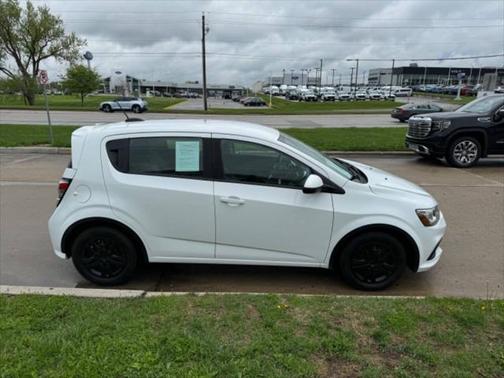 2017 Chevrolet Sonic LT