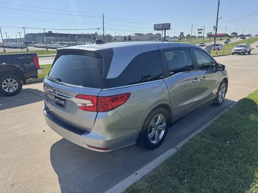 Modern Steel Metallic 2019 Honda Odyssey EX-L w/Navigation/RES