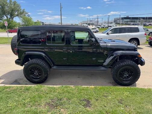 Black Clear Coat 2021 Jeep Wrangler Unlimited Sahara