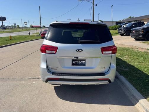 Silky Silver 2018 Kia Sedona SX