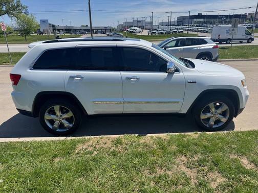 Bright White Clear Coat 2013 Jeep Grand Cherokee Overland