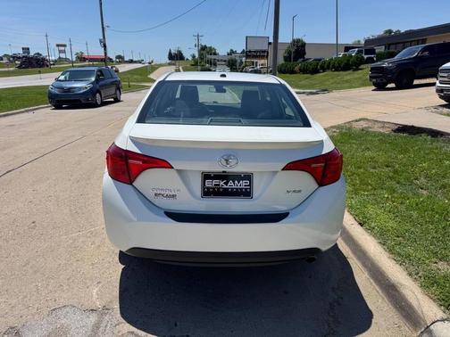 Super White 2018 Toyota Corolla XSE