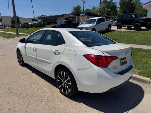 Super White 2018 Toyota Corolla XSE