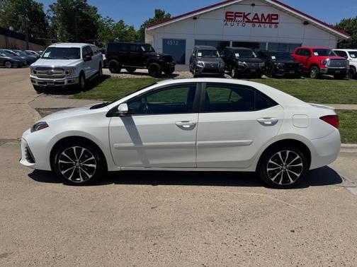 Super White 2018 Toyota Corolla XSE