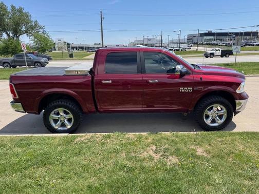 Delmonico Red Pearl Coat 2017 RAM 1500 Laramie