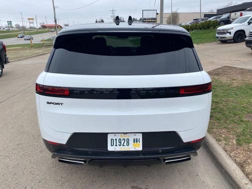 2024 Land Rover Range Rover Sport SE