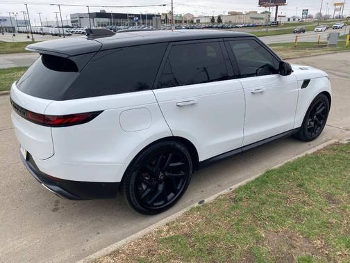 2024 Land Rover Range Rover Sport SE
