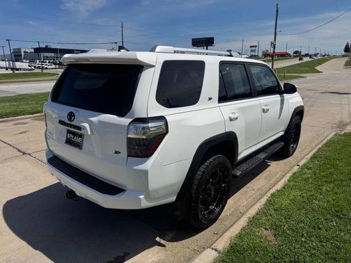 Super White 2016 Toyota 4Runner SR5