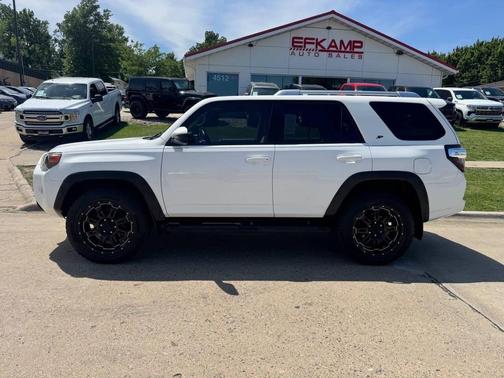 Super White 2016 Toyota 4Runner SR5