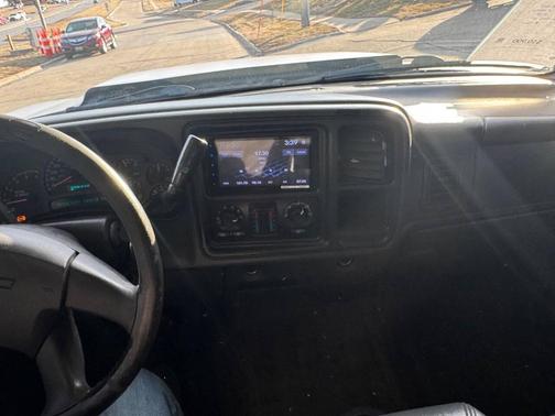 2004 Chevrolet Silverado 2500 LS H/D Crew Cab