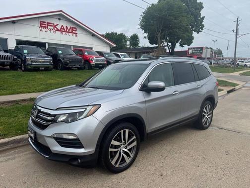Lunar Silver Metallic 2017 Honda Pilot Touring