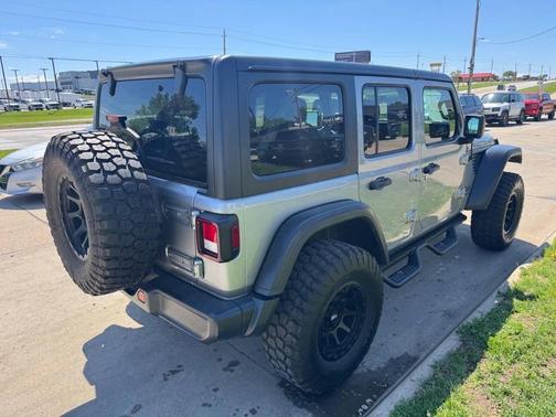 Billet Silver Metallic Clear Coat 2018 Jeep Wrangler Unlimited Rubicon