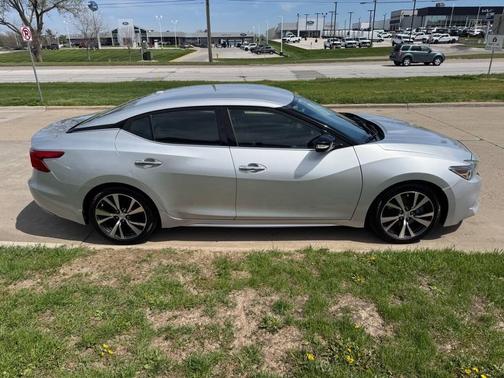 Brilliant Silver 2017 Nissan Maxima 3.5 SV