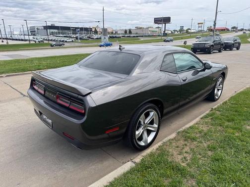 Granite Pearl Coat 2018 Dodge Challenger R/T