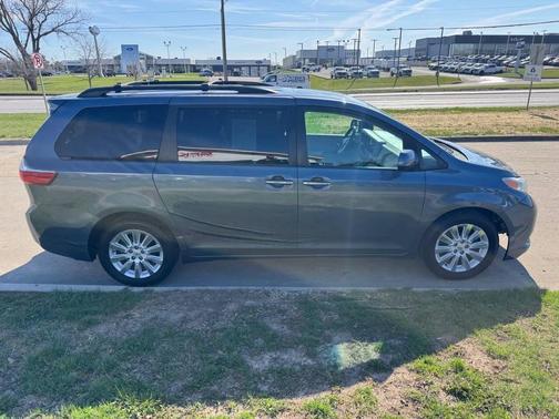 Sky Blue Pearl 2015 Toyota Sienna XLE