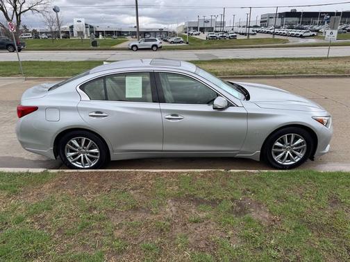 2015 INFINITI Q50 Base