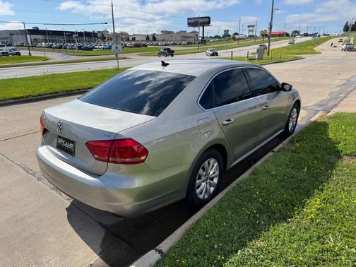 2014 Volkswagen Passat 1.8T Auto SE