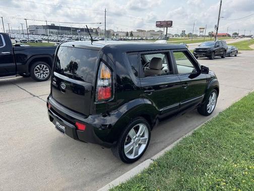 Shadow 2011 Kia Soul +