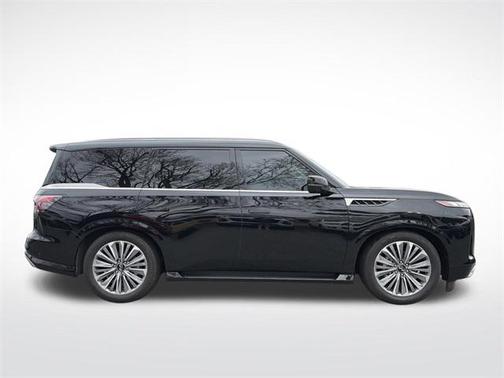 2025 INFINITI QX80 Luxe