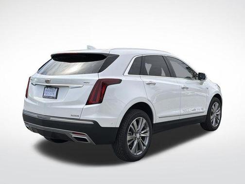 Crystal White Tricoat 2026 Cadillac XT5 Premium Luxury