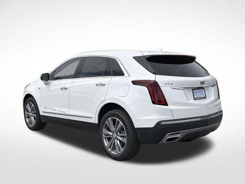 Crystal White Tricoat 2026 Cadillac XT5 Premium Luxury