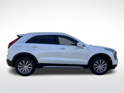 2022 Cadillac XT4 Premium Luxury
