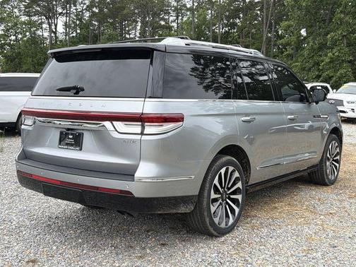 SILVER RADIANCE 2023 Lincoln Navigator Reserve