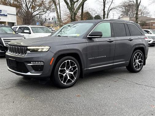 2022 Jeep Grand Cherokee Summit