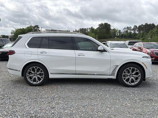 Alpine White 2025 BMW X7 xDrive40i