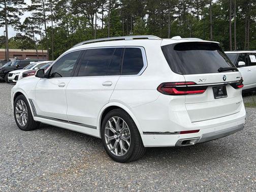 Alpine White 2025 BMW X7 xDrive40i