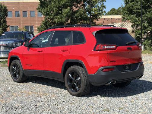 Firecracker Red Clearcoat 2018 Jeep Cherokee Latitude