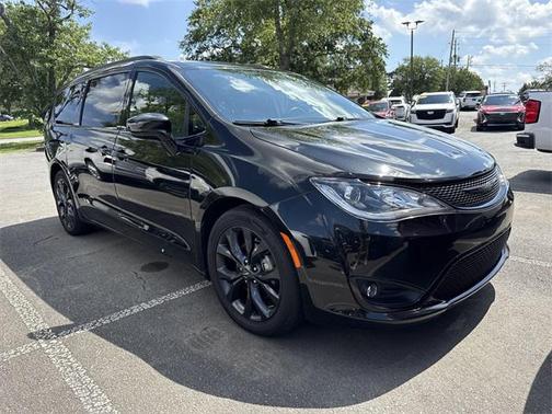 2020 Chrysler Pacifica Touring-L Plus