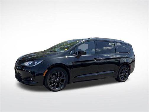 2020 Chrysler Pacifica Touring-L Plus