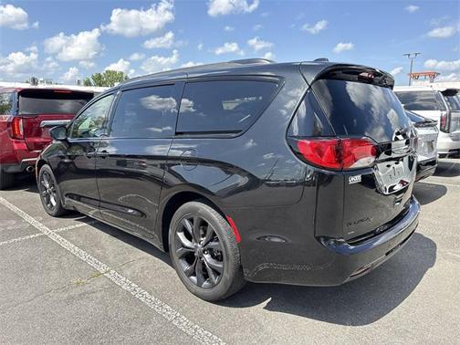 2020 Chrysler Pacifica Touring-L Plus
