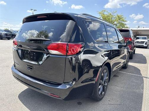 2020 Chrysler Pacifica Touring-L Plus