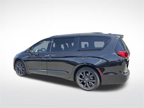 2020 Chrysler Pacifica Touring-L Plus