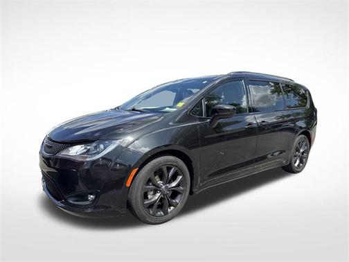 2020 Chrysler Pacifica Touring-L Plus