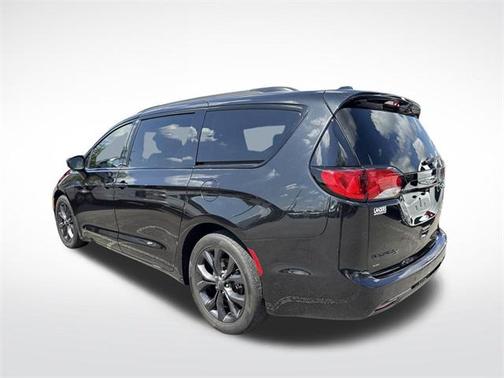 2020 Chrysler Pacifica Touring-L Plus