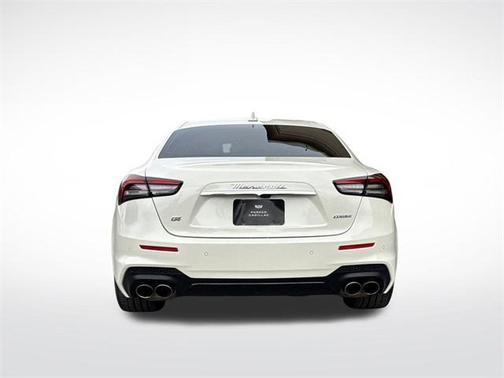 2022 Maserati Ghibli Modena Q4