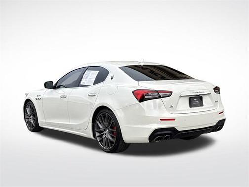 2022 Maserati Ghibli Modena Q4