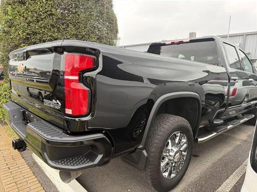 Black 2024 Chevrolet Silverado 2500 High Country