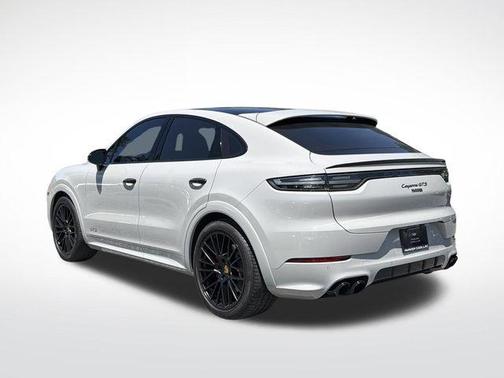 Quartzite Grey Metallic 2021 Porsche Cayenne GTS
