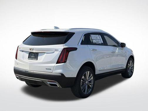 Crystal White Tricoat 2026 Cadillac XT5 Premium Luxury
