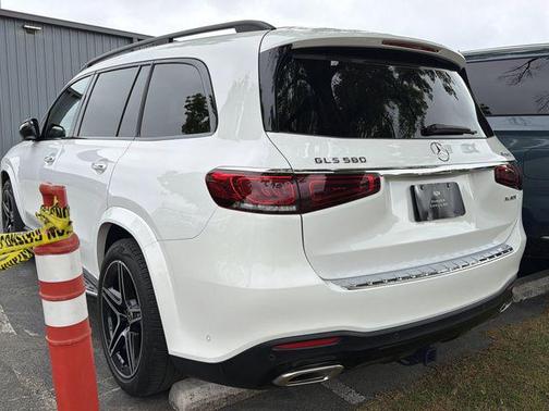 Polar White 2023 Mercedes-Benz GLS 580 4MATIC