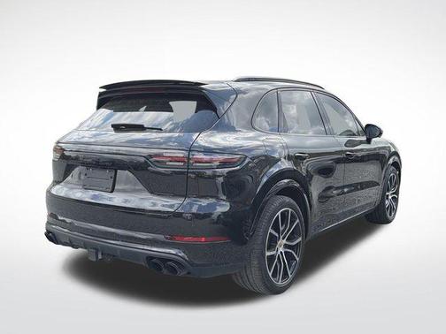 2023 Porsche Cayenne Turbo